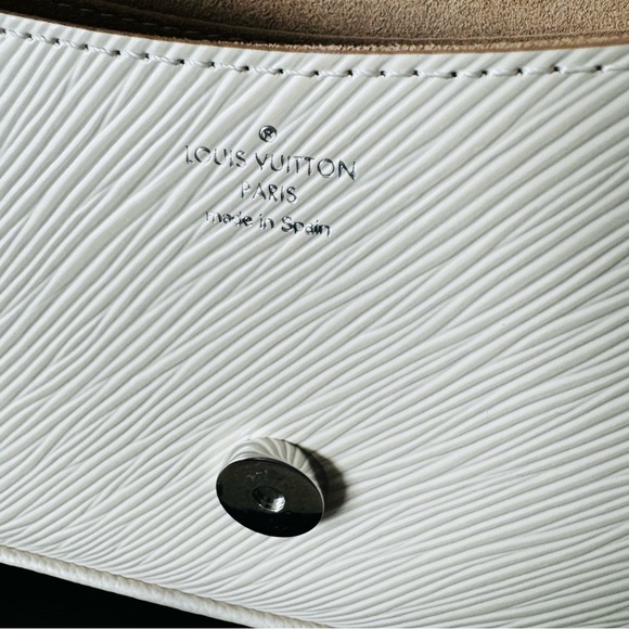 Louis Vuitton Buci crossbody - Picture 5 of 16